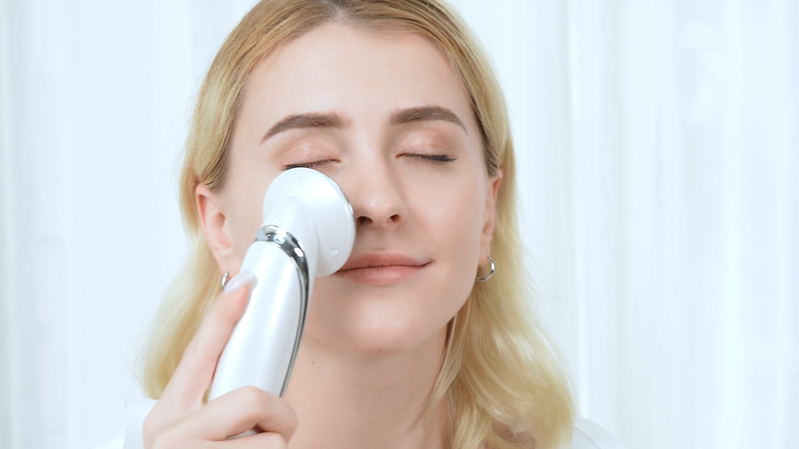 Do Skin Tightening Beauty Devices Really Work? The Truth Behind The Hype