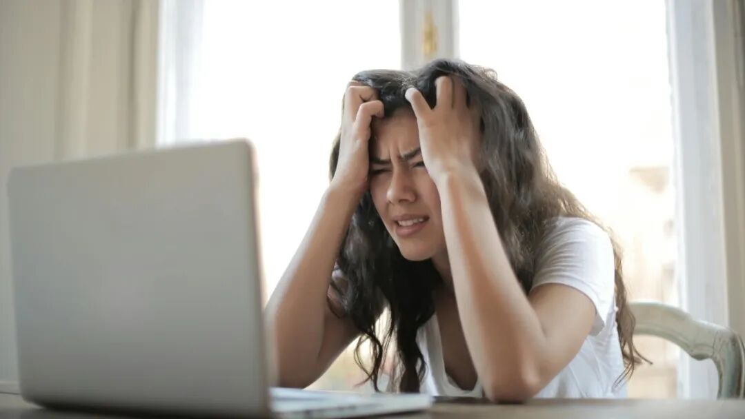 Bad Mood Accelerates Aging by 8 Years, More Harmful Than Staying Up Late