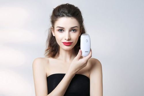 How To Choose & Use At-Home Anti-Aging Devices Safely – A Complete Guide