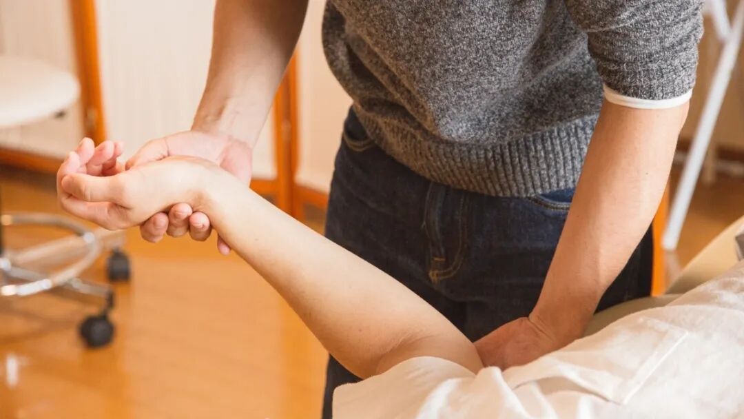 Meridian and Acupoint Massage