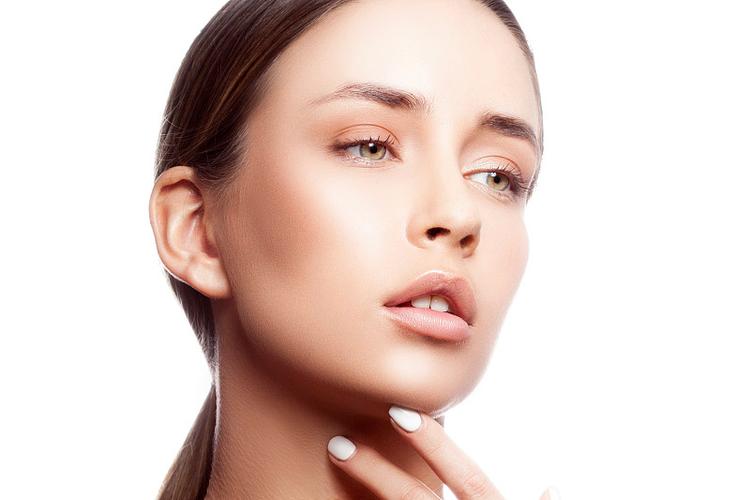 The Ultimate 30-Day Skin Glow-Up: 50 Dermatologist-Approved Tips for Radiant Skin