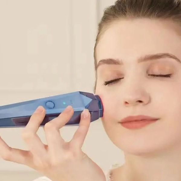 How to Reverse Aging for Sensitive Skin: A 10-Year Shortcut